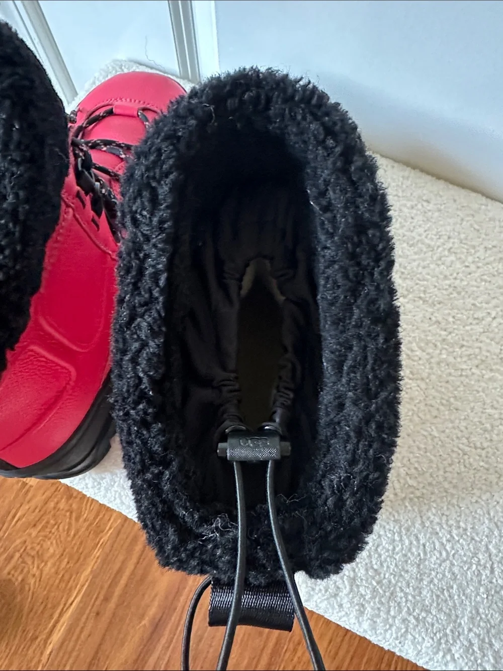 UGG vibrant hot